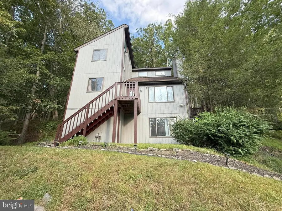 6271 Decker Rd, Bushkill, PA 18324 - #3