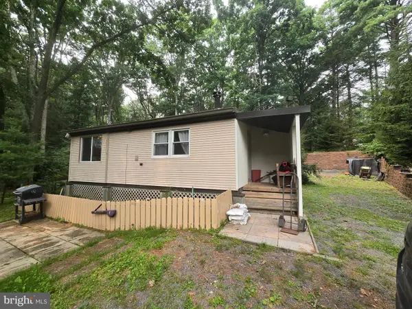 100 Grace Rd, SHOHOLA, PA 18458