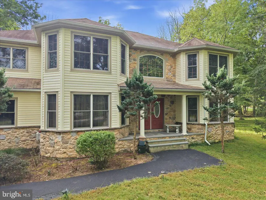 107 Gollum Ln, Bushkill, PA 18371 - #2