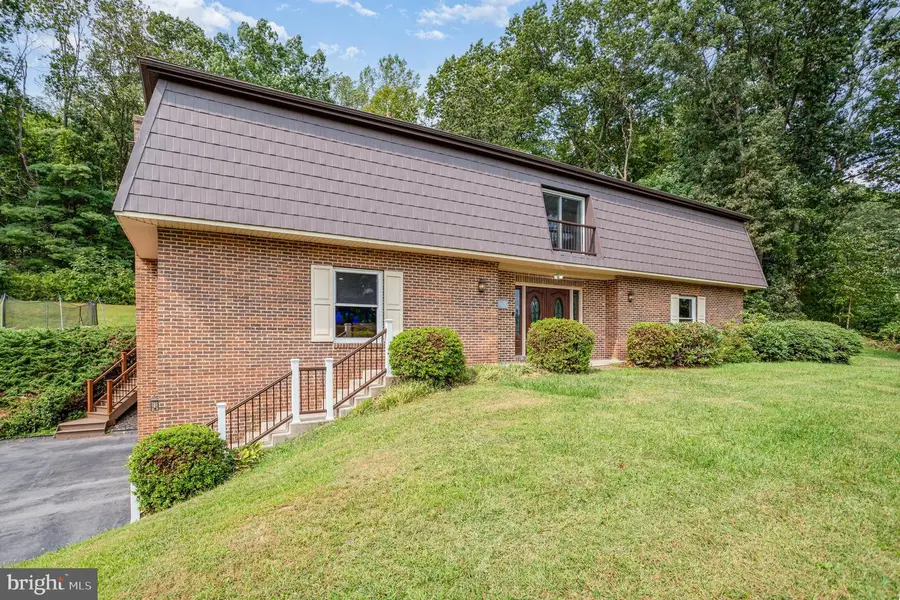 3 Dicken Dr, Marysville, PA 17053 - Image #2