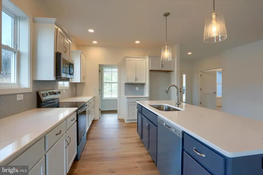 183 W Stewart Ct, Marysville, PA 17053 - Image #2