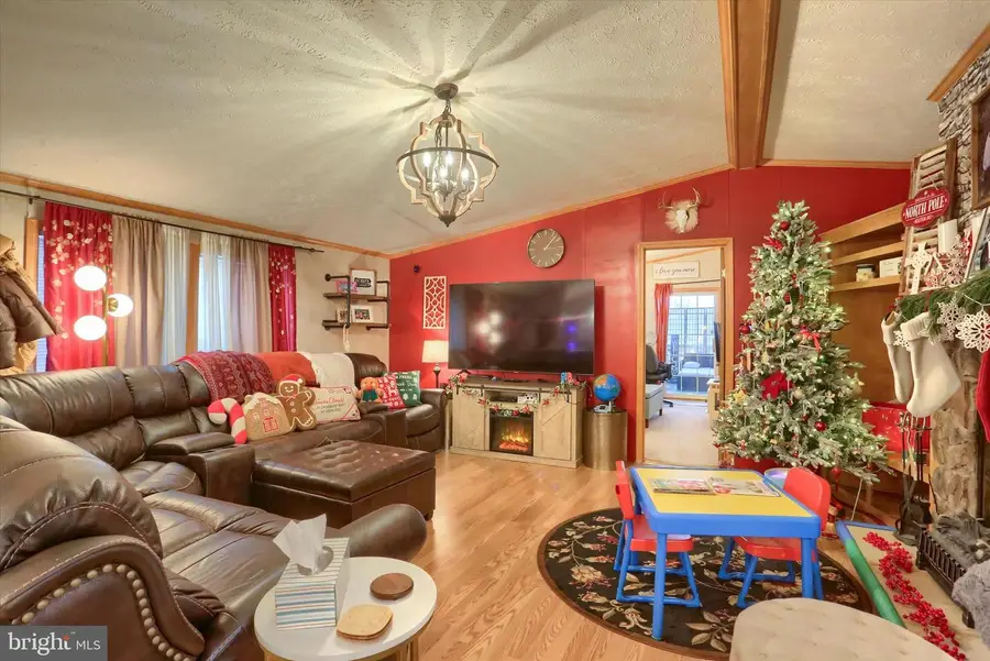 150 Mallory Blvd, New Bloomfield, PA 17068 - Image #2