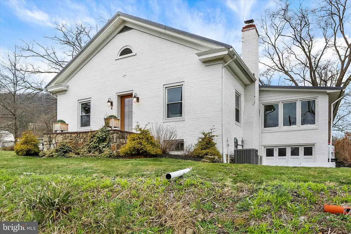 889 Pfoutz Valley Rd, Millerstown, PA 17062 - #1