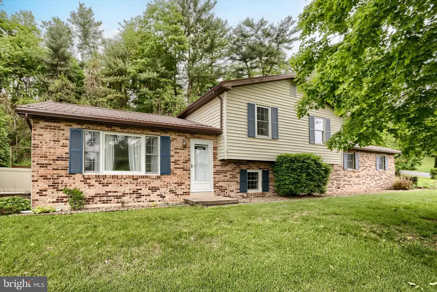 876 Campbell Dr, Newport, PA 17074 - #3