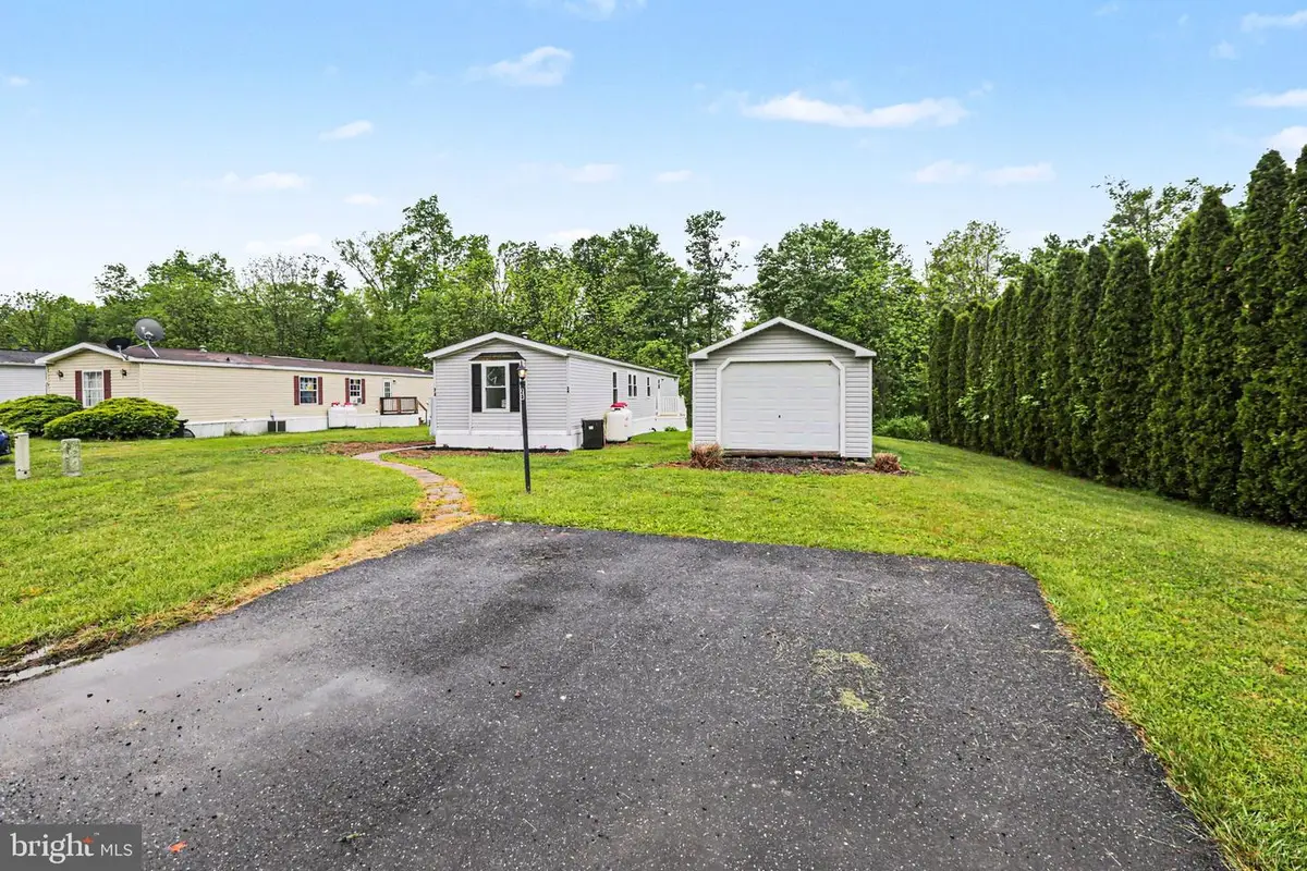 24 Meadowview Dr, New Bloomfield, PA 17068 - #1