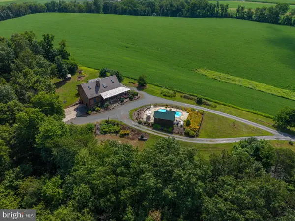 860 Old Ferry Rd, MILLERSTOWN, PA 17062