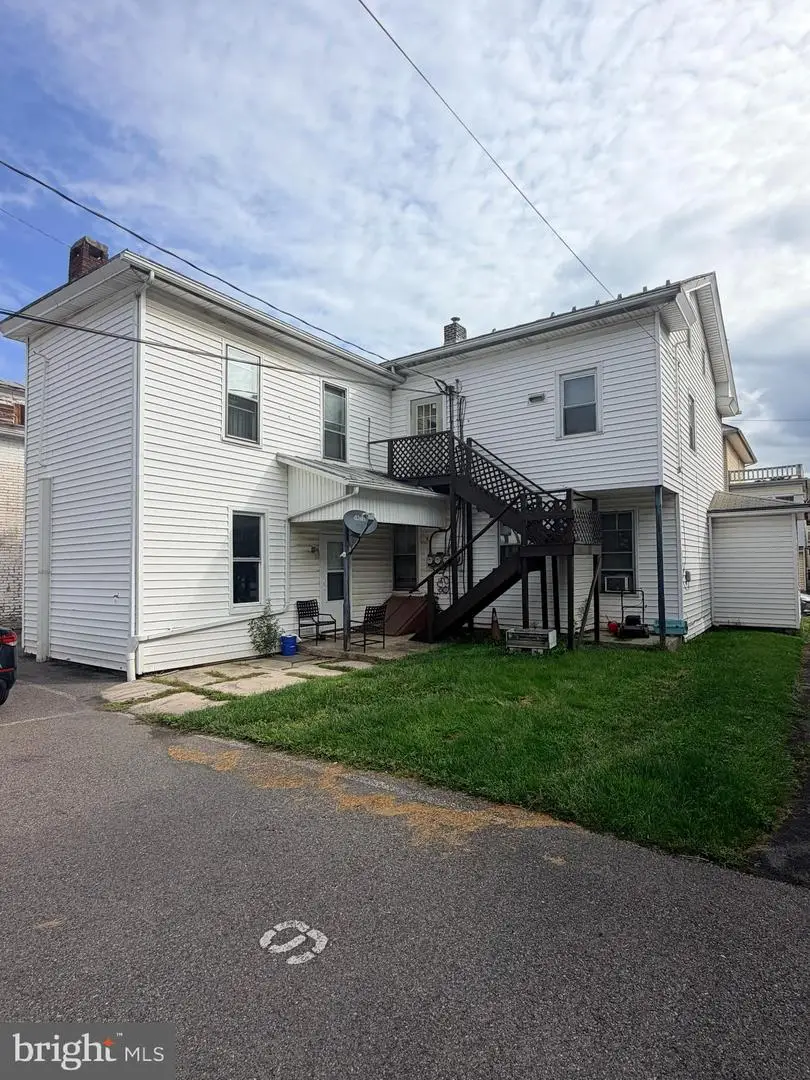 38 S 2nd St, Newport, PA 17074 - #2