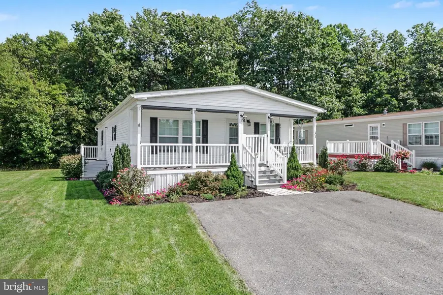 31 Meadowview Dr, New Bloomfield, PA 17068 - #2