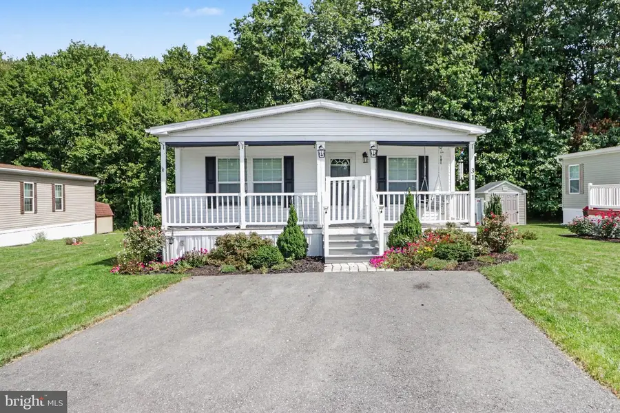 31 Meadowview Dr, New Bloomfield, PA 17068 - #3