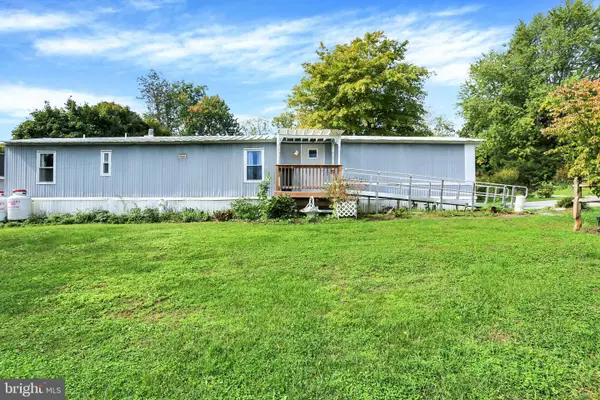 405 Meadow Ln, SHERMANS DALE, PA 17090