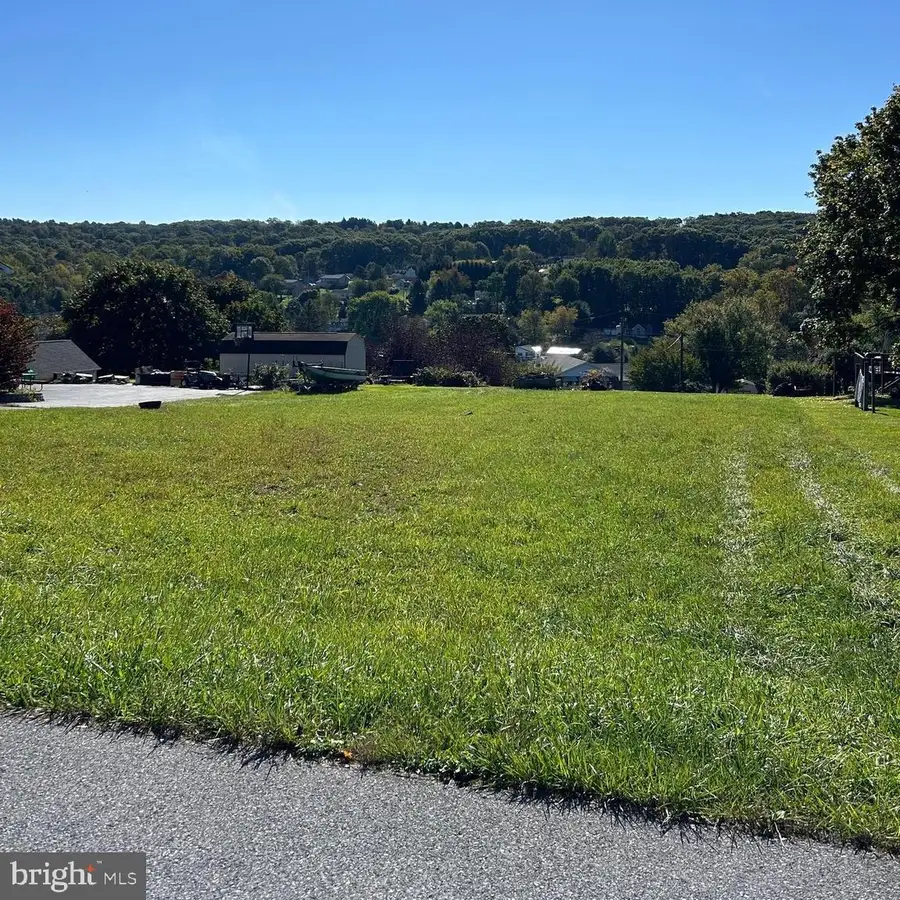 981 Horseman Dr, Auburn, PA 17922 - Image #2