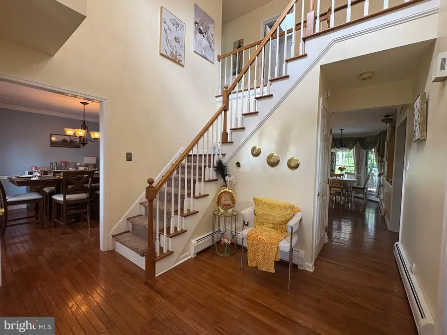 202 Norwegian Woods Dr, Pottsville, PA 17901 - Image #2