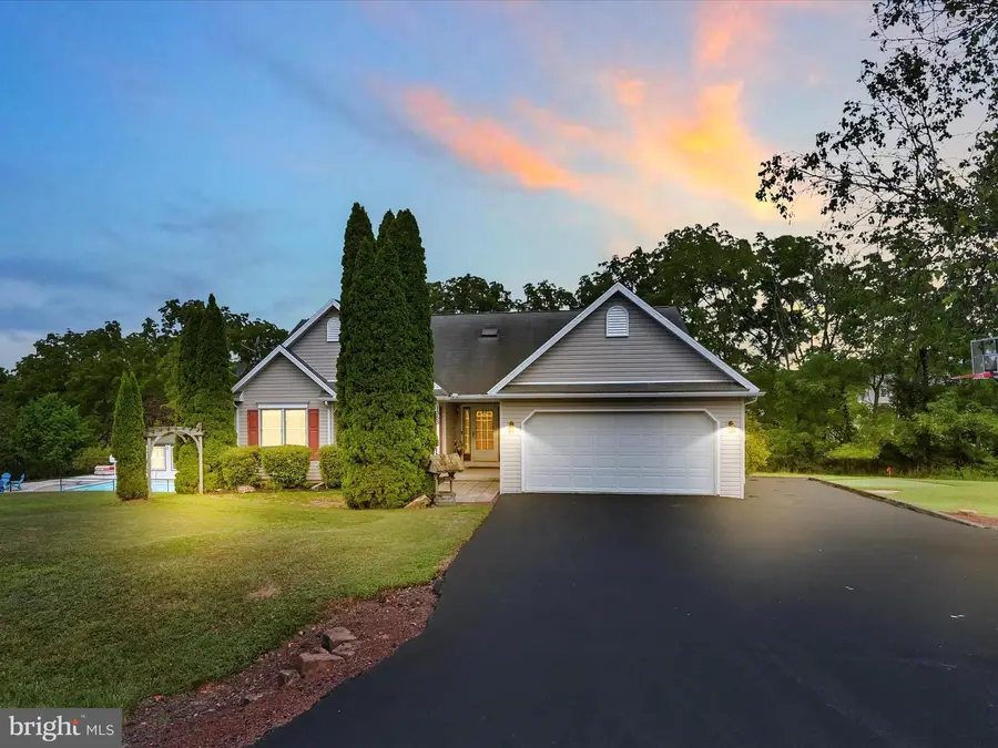 1353 Stag Dr, Auburn, PA 17922 - #2