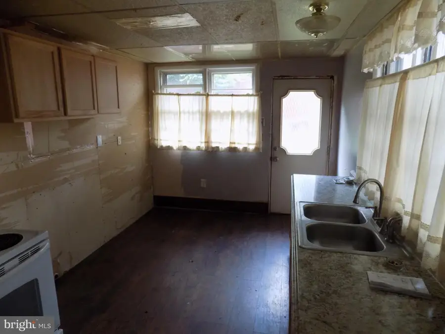 538 W Spruce St, Mahanoy City, PA 17948 - Image #2