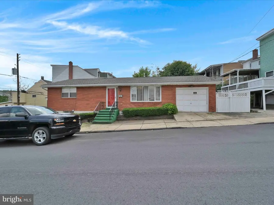 22 W Cherry St, Shenandoah, PA 17976 - Image #3