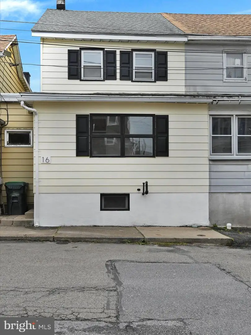 16 N Hancock St, McAdoo, PA 18237 - Image #2