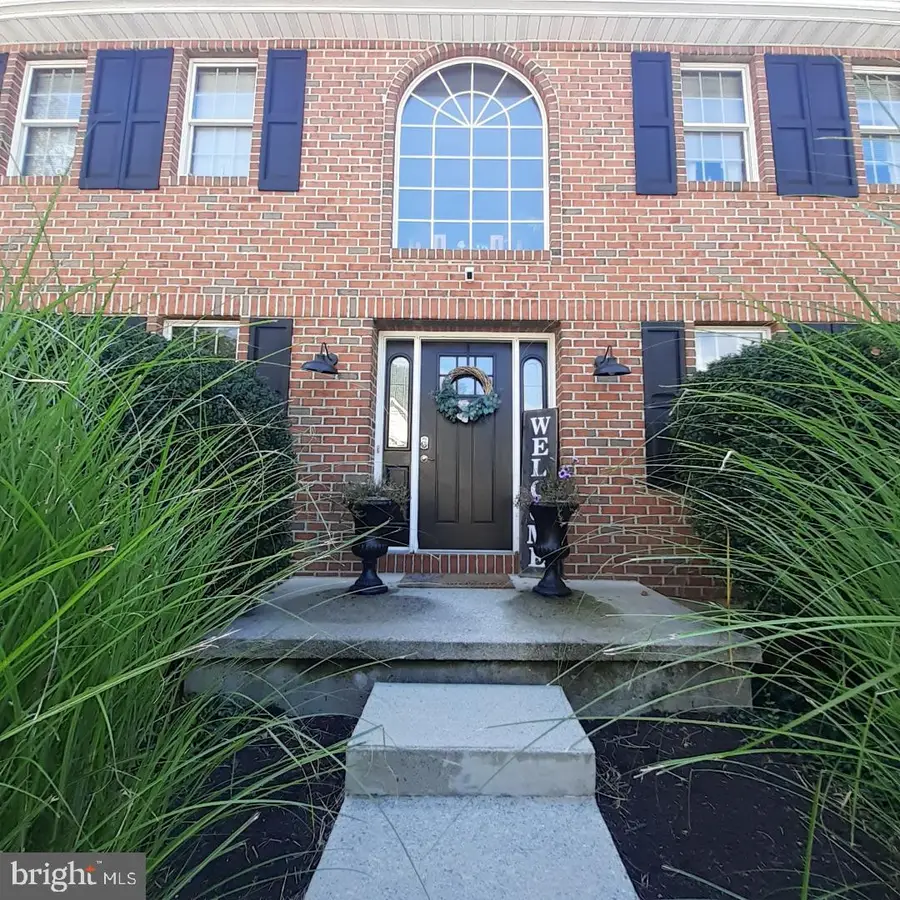 25 Tall Oaks Dr, Pottsville, PA 17901 - Image #2