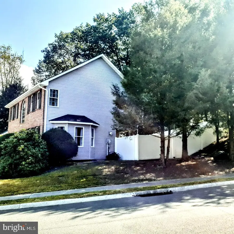 25 Tall Oaks Dr, Pottsville, PA 17901 - Image #3