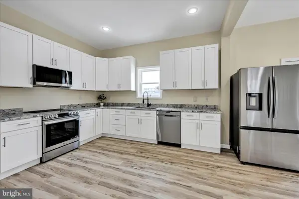 48 N Railroad Ave, FRACKVILLE, PA 17931