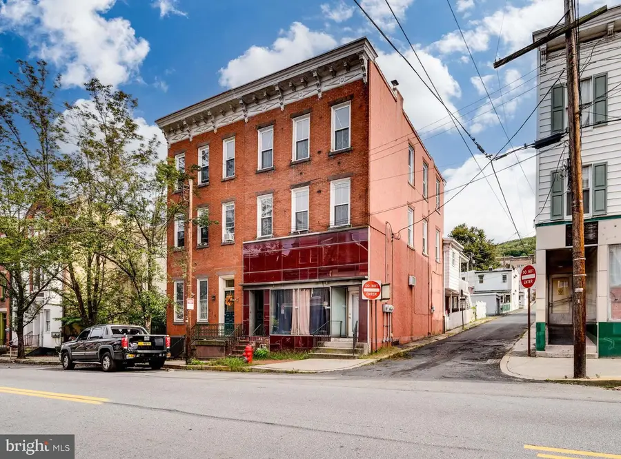 621 W Market St, Pottsville, PA 17901 - Image #3