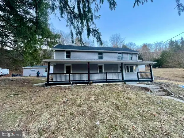 131 S Schaeffer Hill Rd, POTTSVILLE, PA 17901