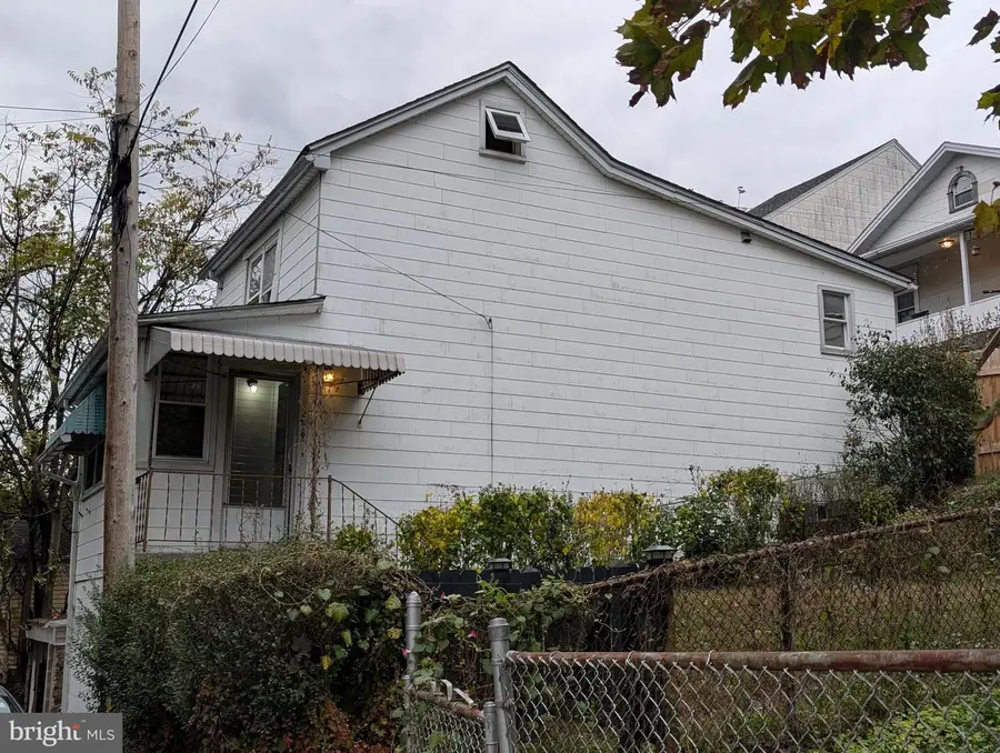 239 S Sycamore St, Tamaqua, PA 18252 - Image #2