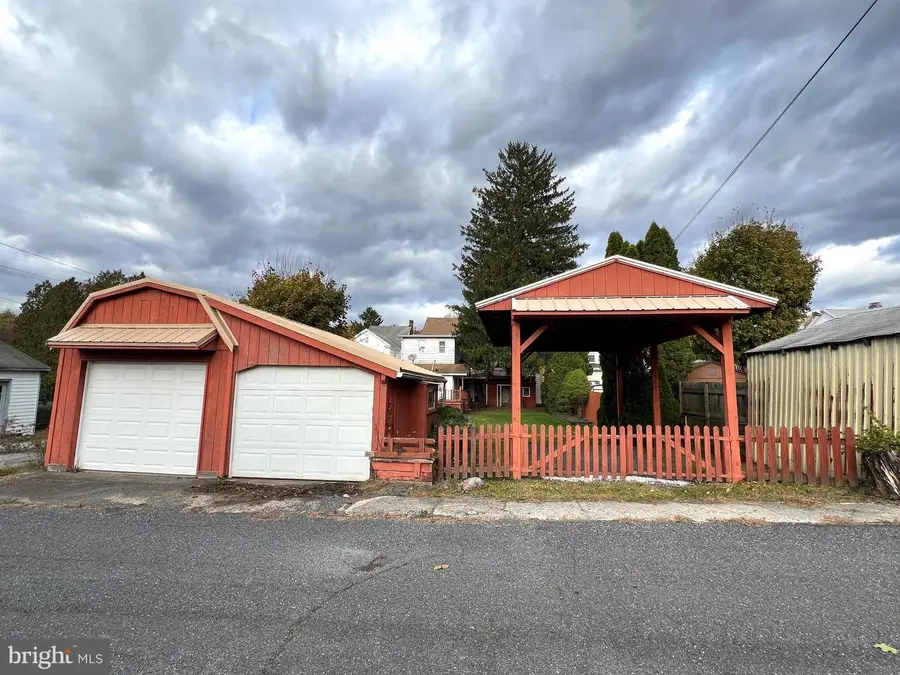 323 N Hobart St, Gordon, PA 17936 - Image #2