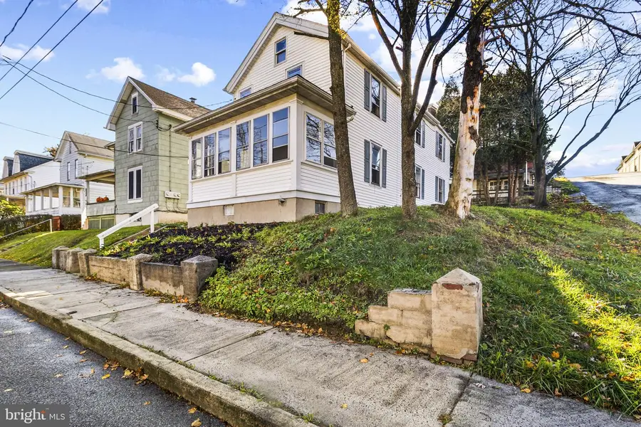 266 Mahanoy St, Tamaqua, PA 18252 - #2