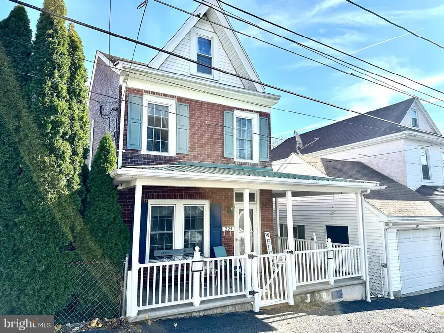 225 Cherry St, Saint Clair, PA 17970 - Image #3