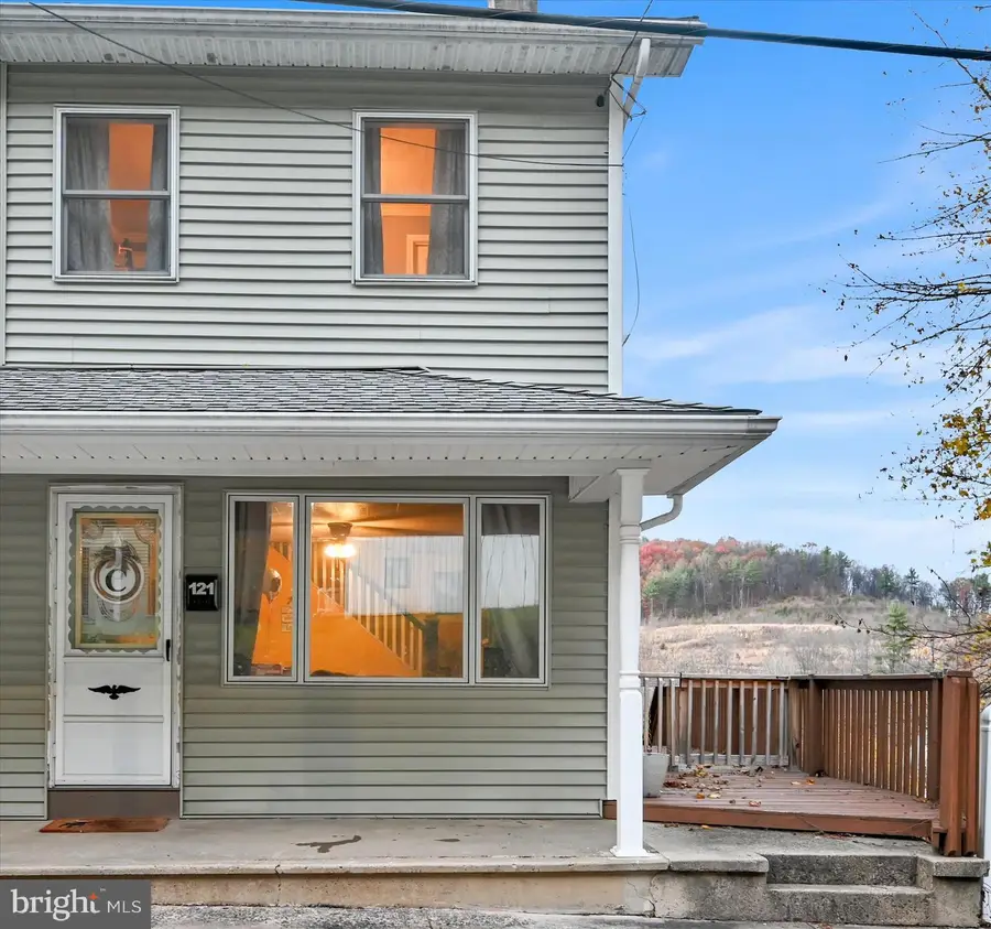 121 W Savory St, Pottsville, PA 17901 - Image #3