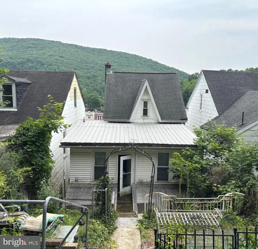 235 Chestnut St, Ashland, PA 17921 - Image #2