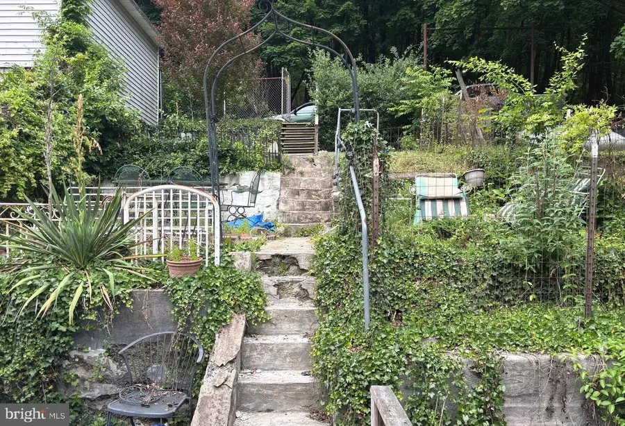 235 Chestnut St, Ashland, PA 17921 - Image #3