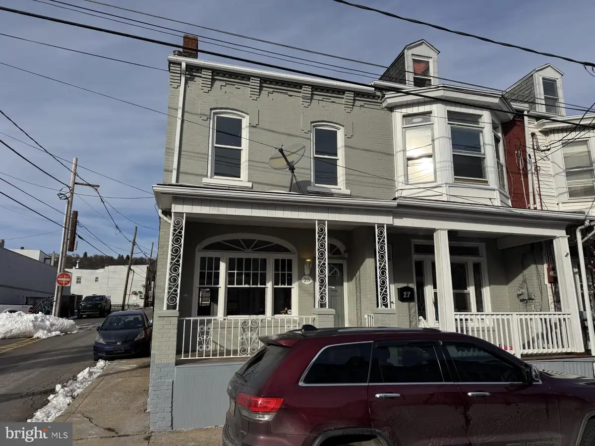 25 E Oak St, Shenandoah, PA 17976 - Image #1