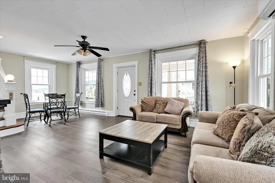 302 Fleet St, Pottsville, PA 17901 - Image #2