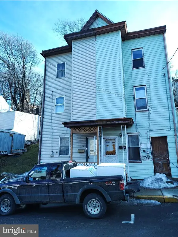 225 Laurel St, MINERSVILLE, PA 17954
