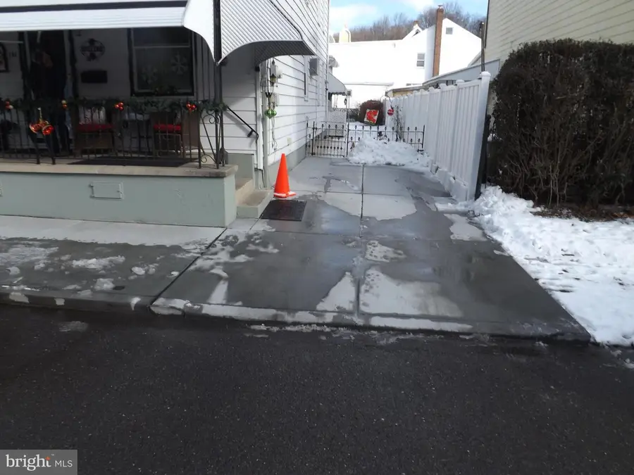 141 S Nicholas St, Saint Clair, PA 17970 - Image #2