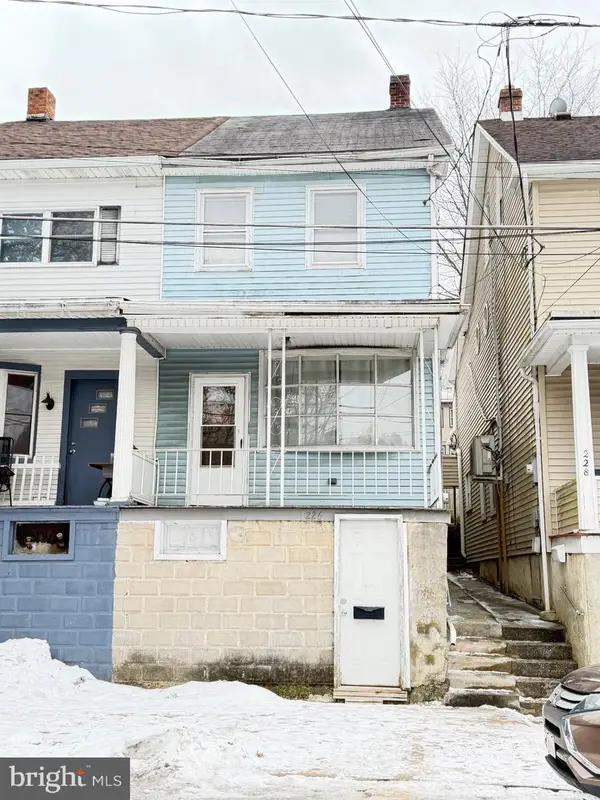 226 W Ridge St, COALDALE, PA 18218