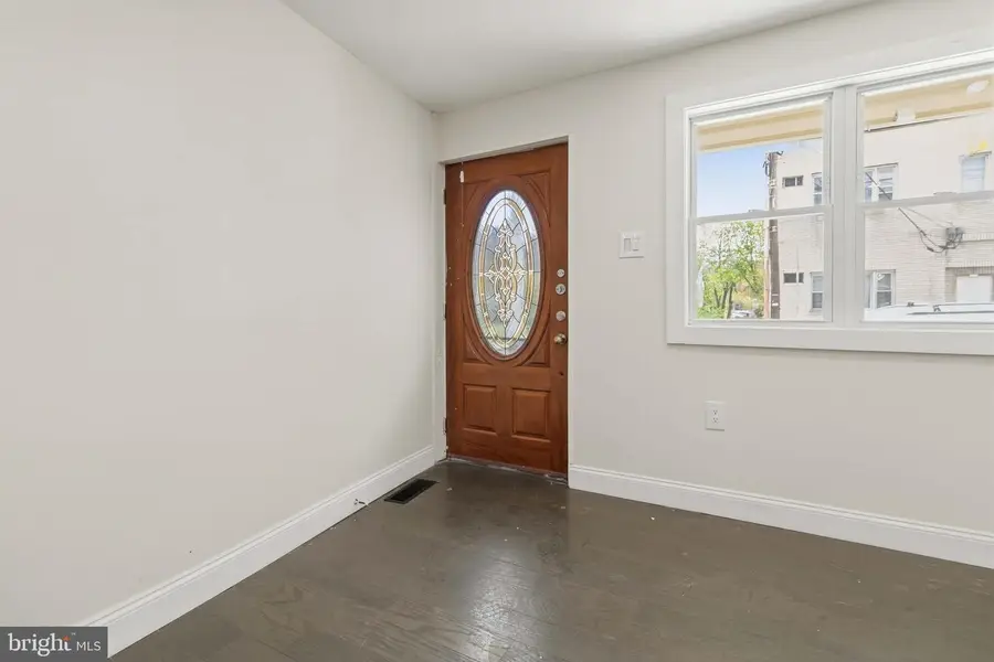 17 E Main St, Tremont, PA 17981 - #2