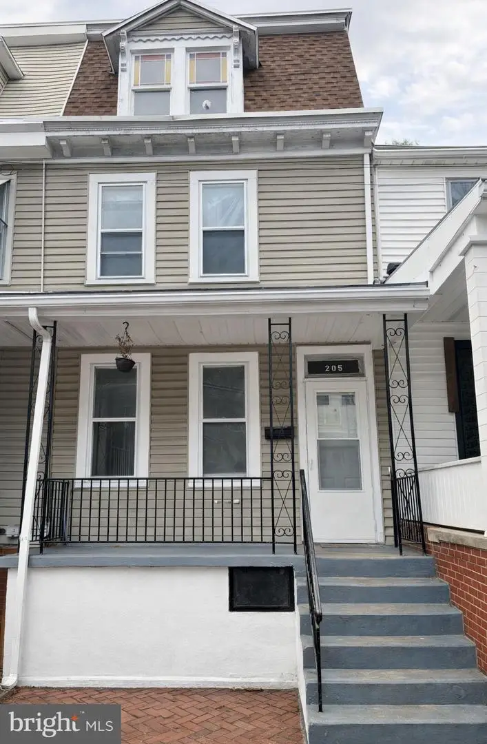 205 S Delaware Ave, Minersville, PA 17954 - Image #1