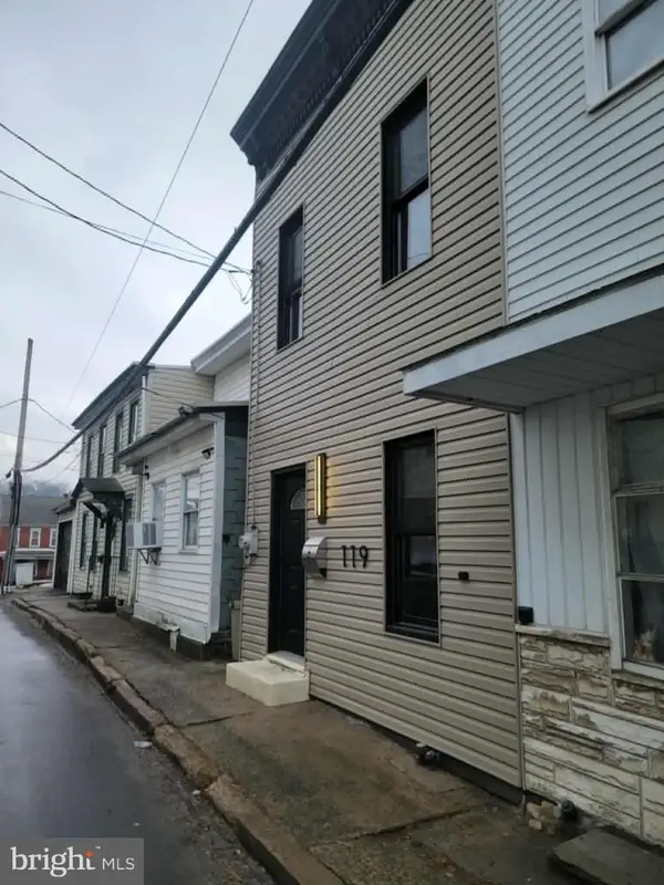 119 Carbon St, MINERSVILLE, PA 17954
