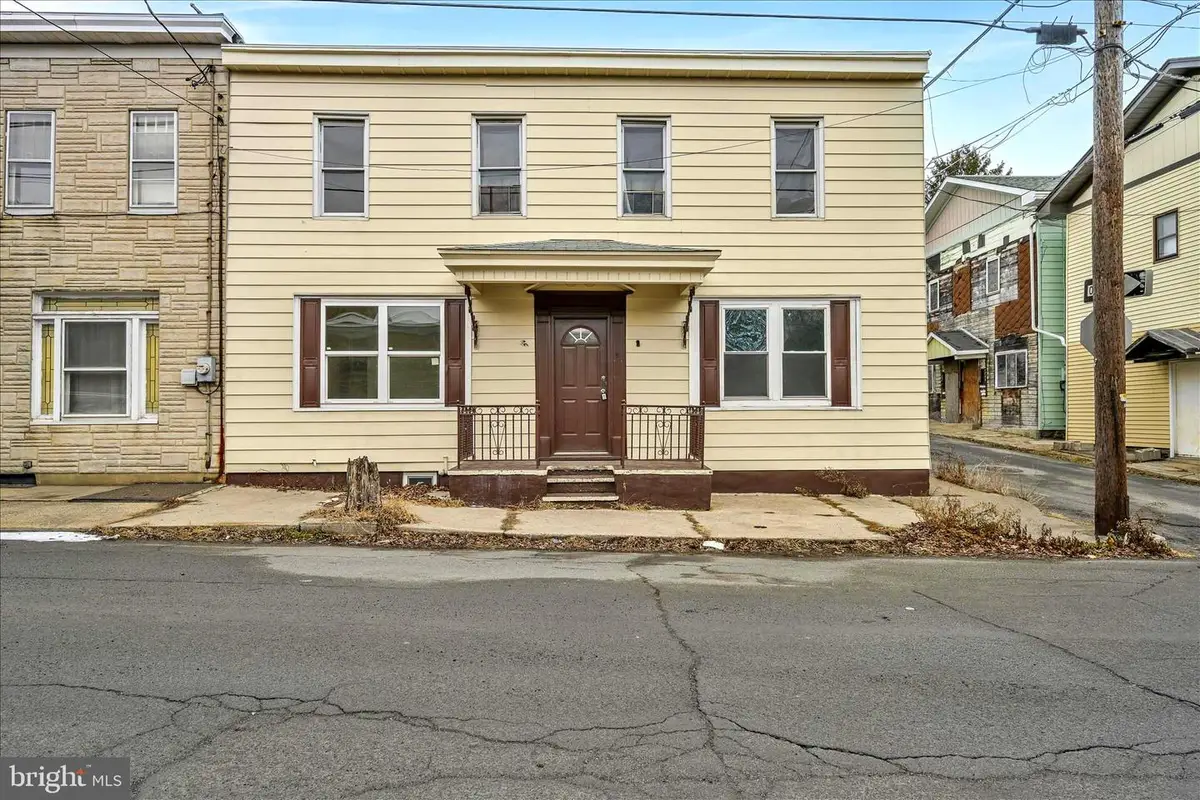 17 E Cherry St, Shenandoah, PA 17976 - Image #1