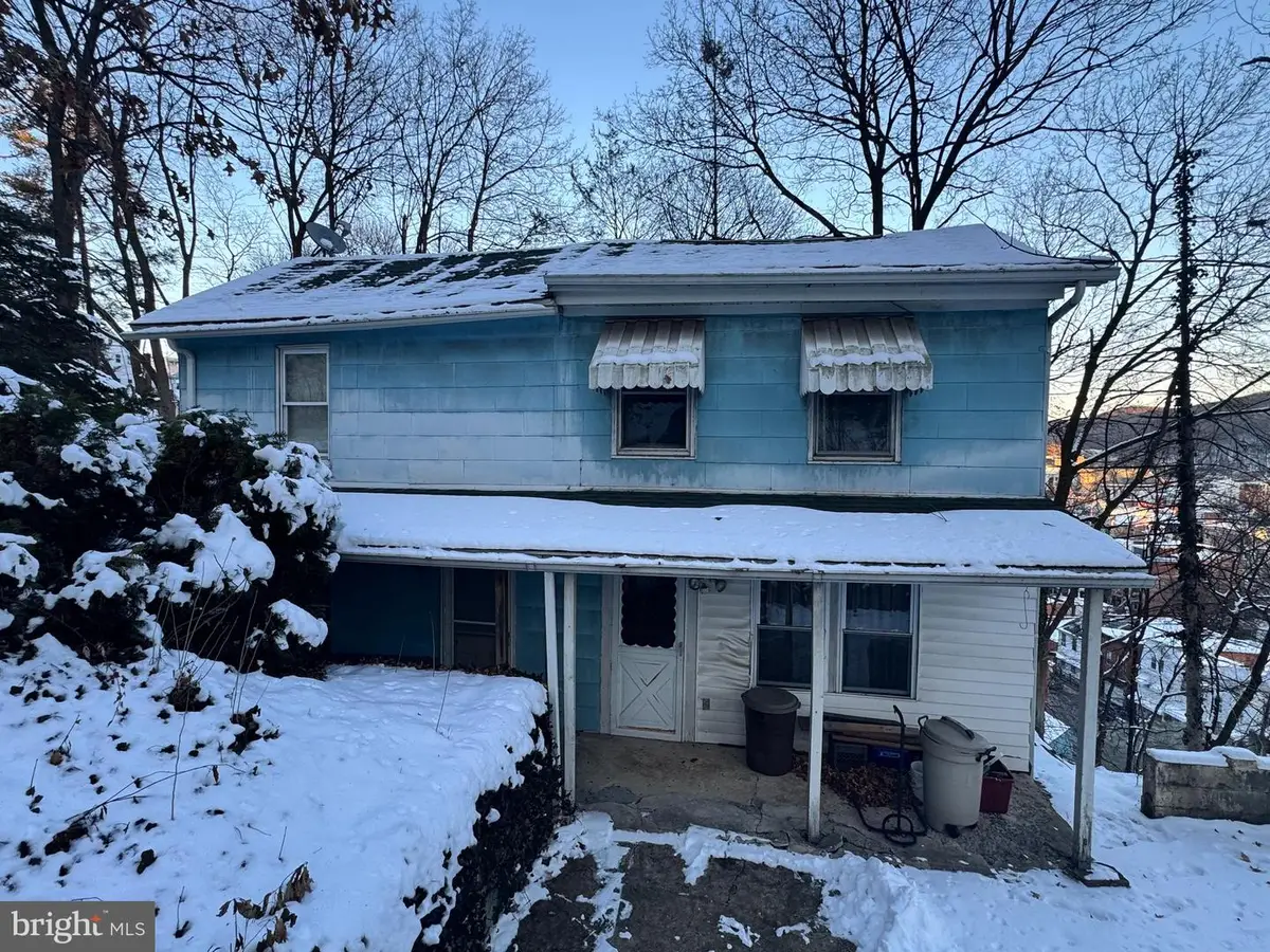 324 N 7th St, Pottsville, PA 17901 - Image #1