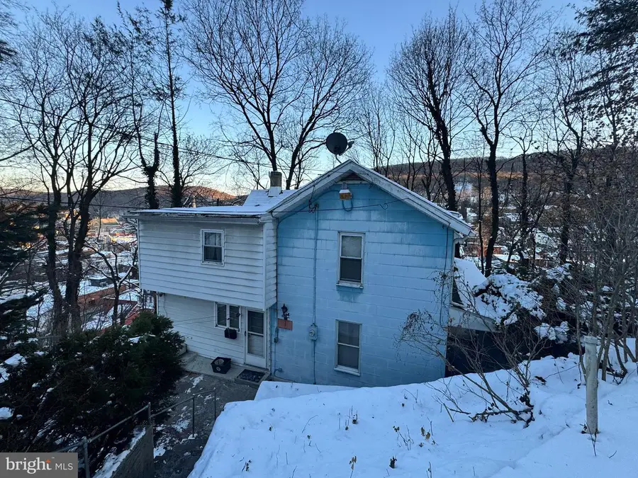 324 N 7th St, Pottsville, PA 17901 - Image #3