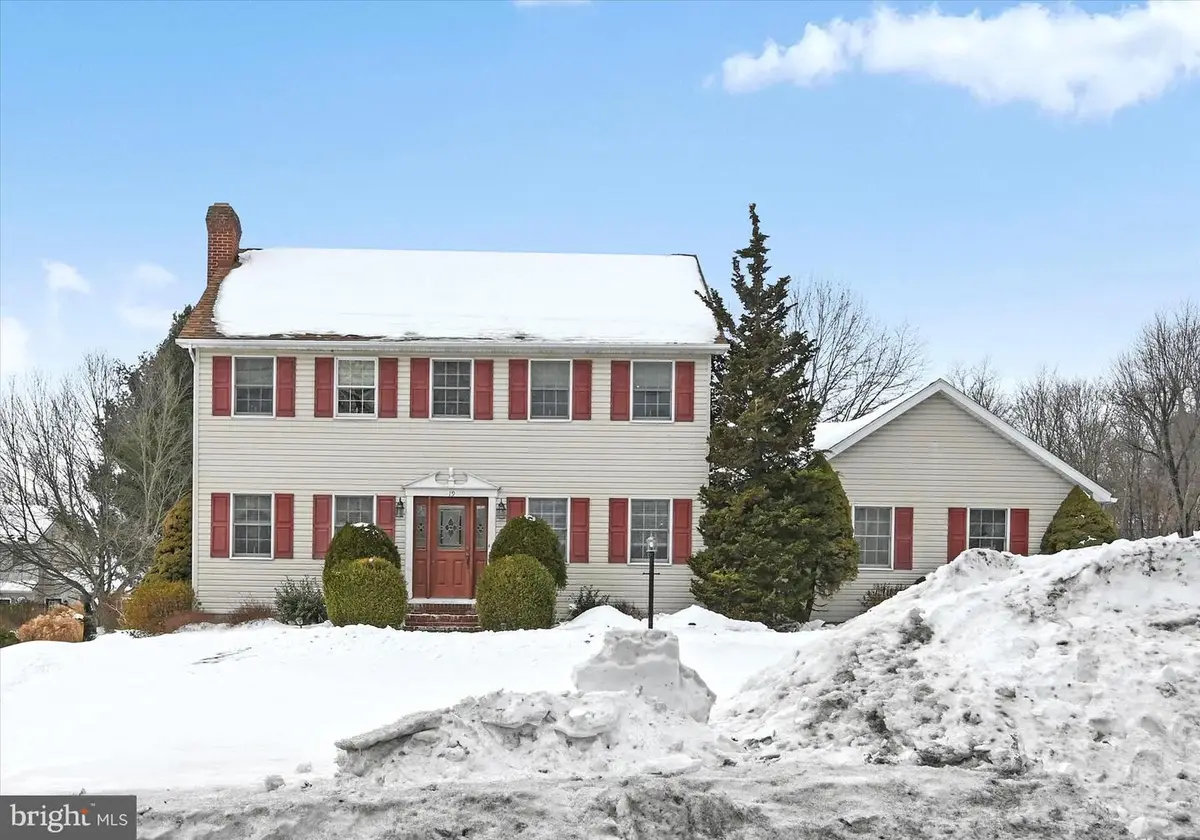 19 Fox Hollow Rd, Pottsville, PA 17901 - #1