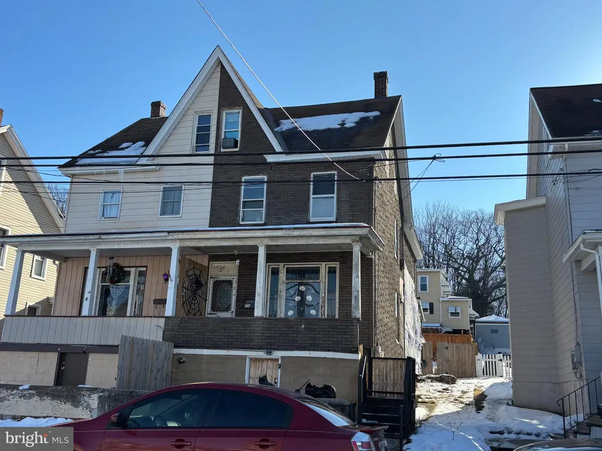 124 E High St, Coaldale, PA 18218 - #1