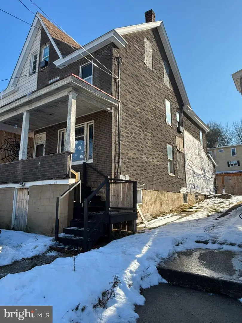 124 E High St, Coaldale, PA 18218 - #2