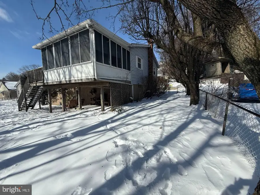 144 Pennsylvania Ave, Shenandoah, PA 17976 - #2