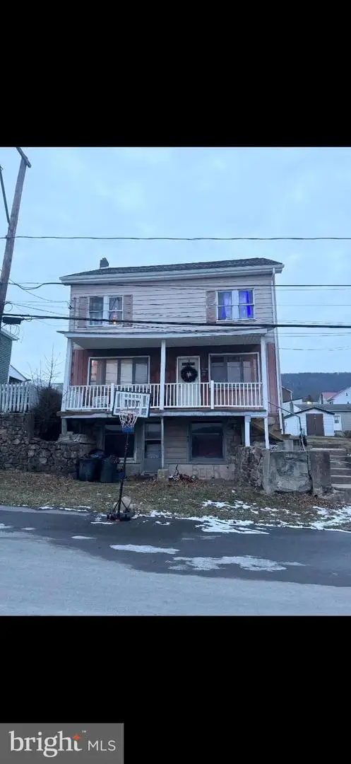 29 E Wiconisco Ave E, TOWER CITY, PA 17980