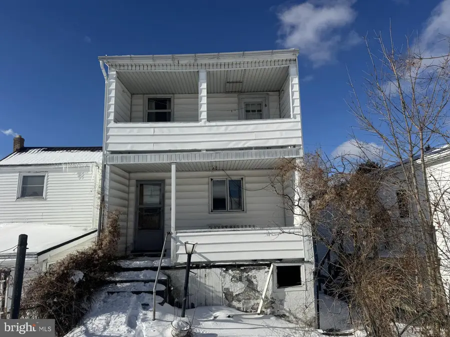 341 S Middle St, Frackville, PA 17931 - #2