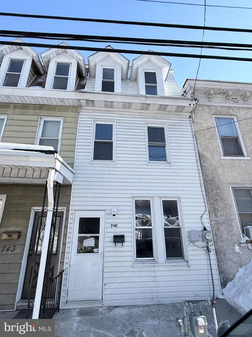 741 E Norwegian St, Pottsville, PA 17901 - #1